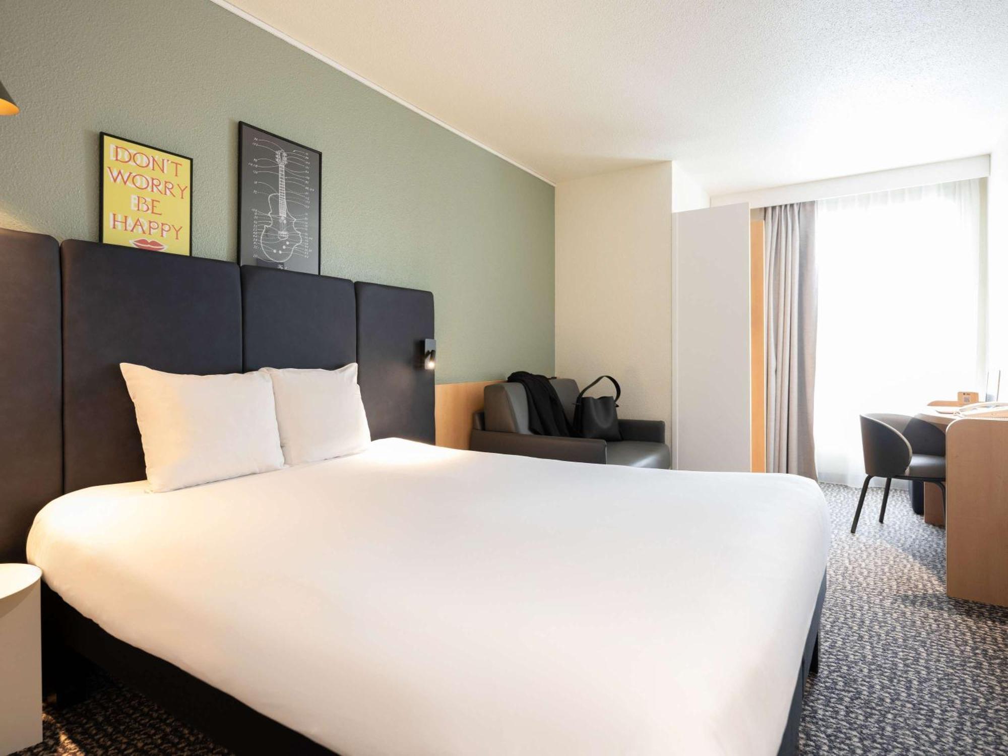 Ibis Paris Gare De Lyon Ledru Rollin Hotel Buitenkant foto