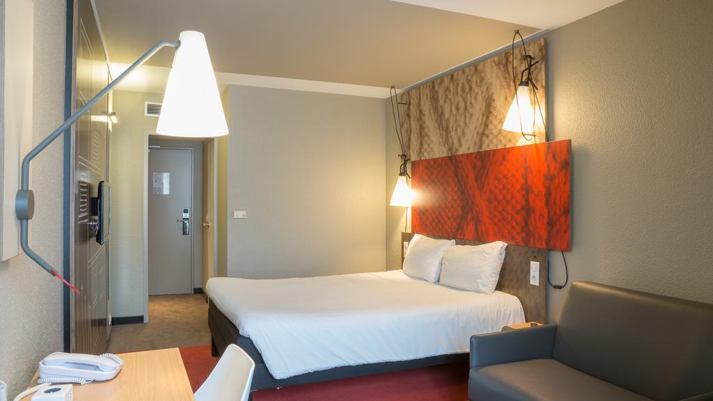 Ibis Paris Gare De Lyon Ledru Rollin Hotel Buitenkant foto