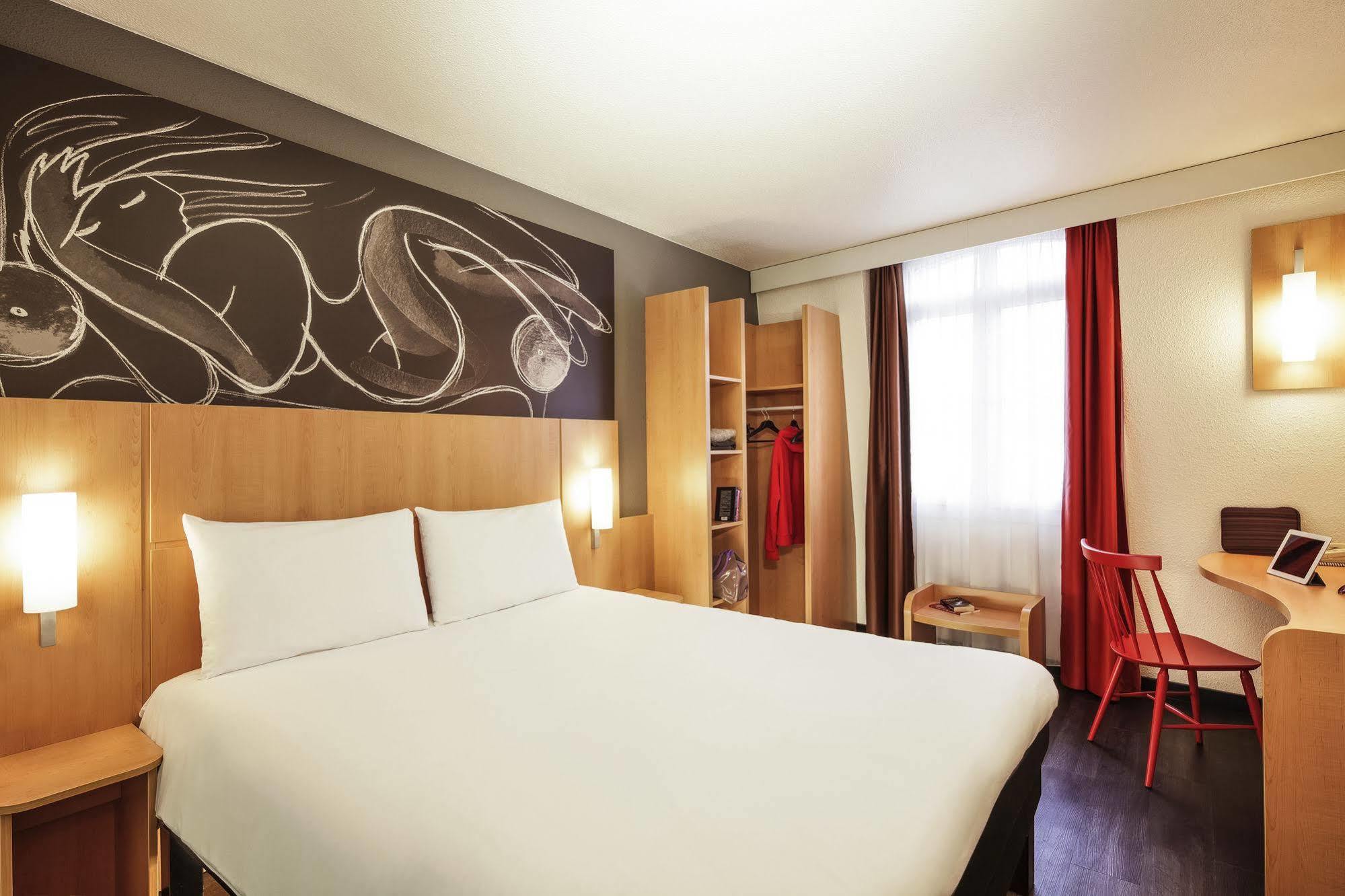 Ibis Paris Gare De Lyon Ledru Rollin Hotel Buitenkant foto
